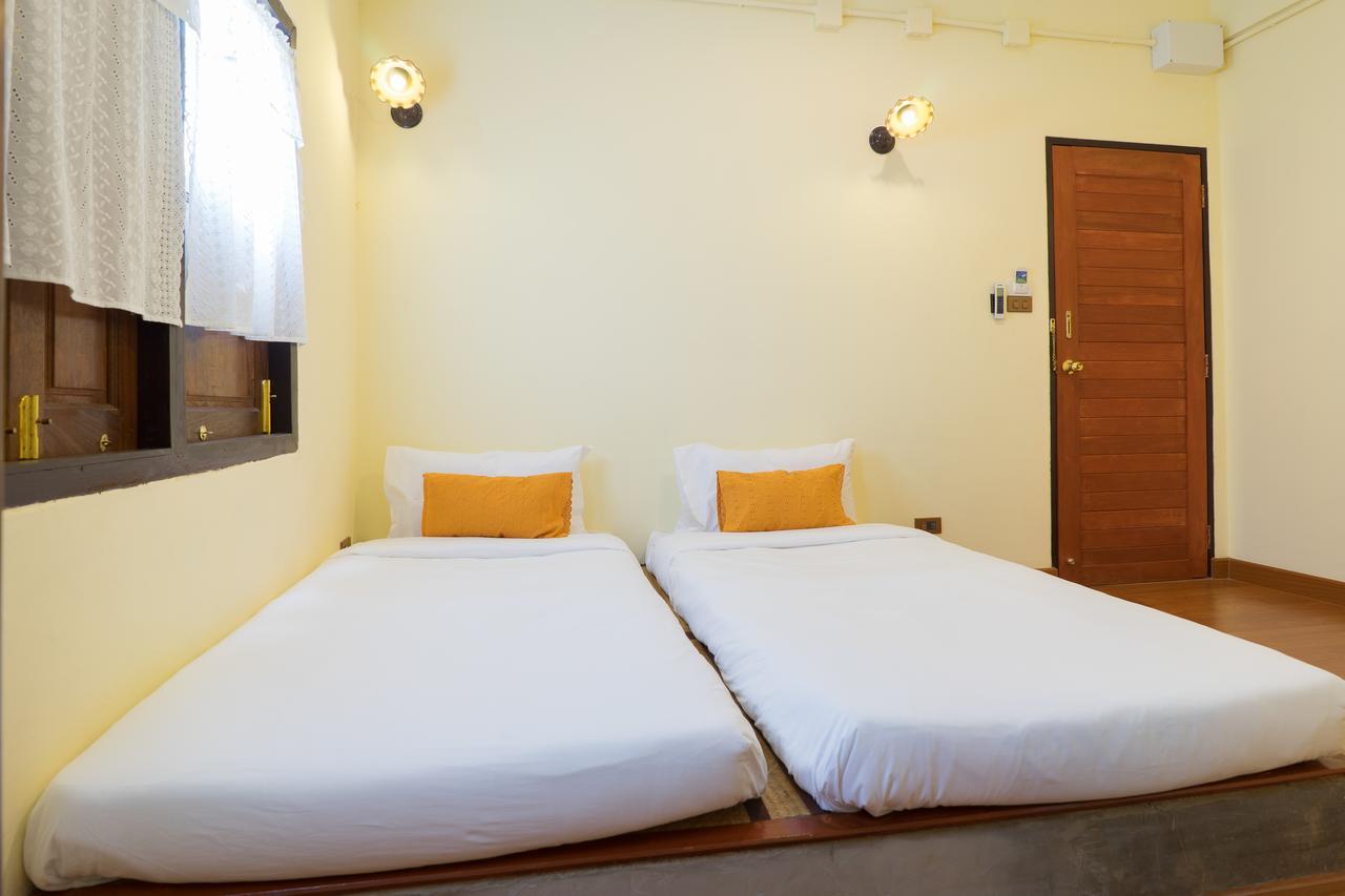 Manon Sleepeatdrink Acomodação com café da manhã Chiang Mai Exterior foto