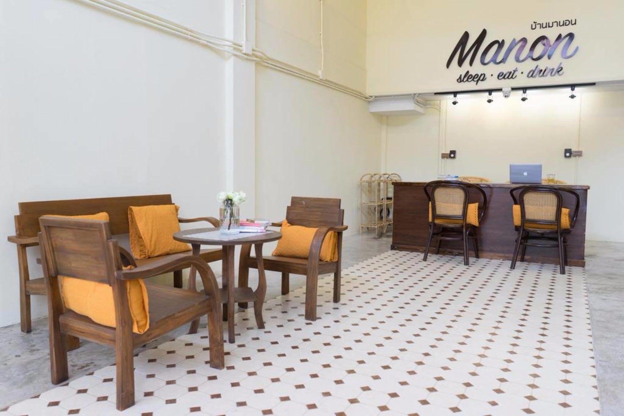 Manon Sleepeatdrink Acomodação com café da manhã Chiang Mai Exterior foto