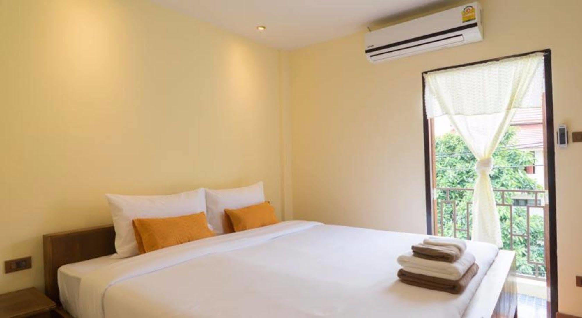 Manon Sleepeatdrink Acomodação com café da manhã Chiang Mai Exterior foto