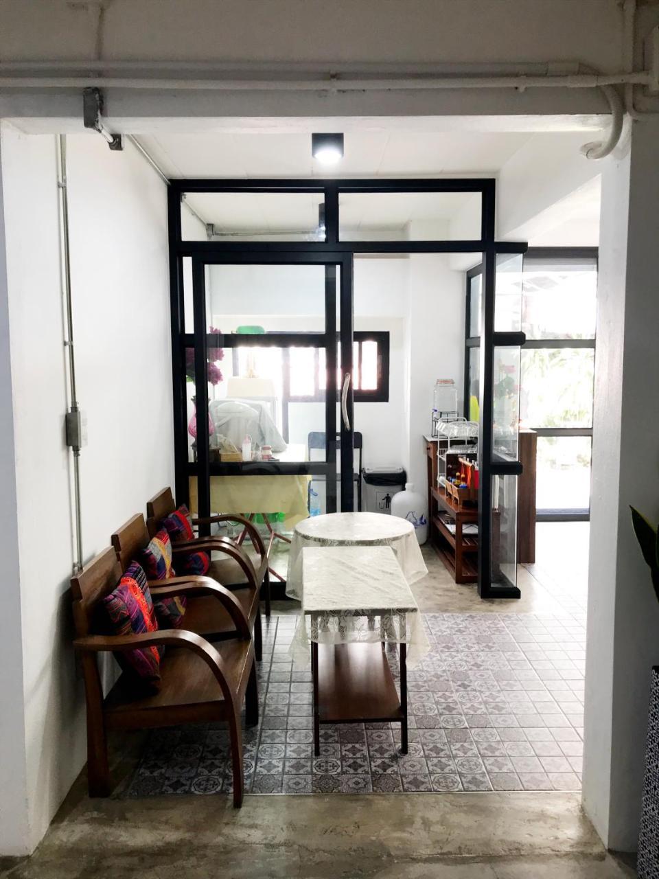 Manon Sleepeatdrink Acomodação com café da manhã Chiang Mai Exterior foto