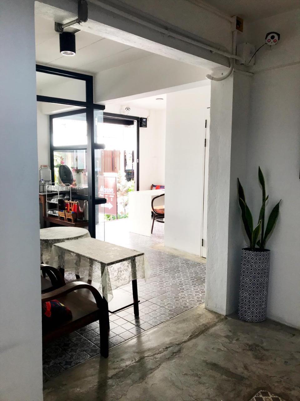 Manon Sleepeatdrink Acomodação com café da manhã Chiang Mai Exterior foto